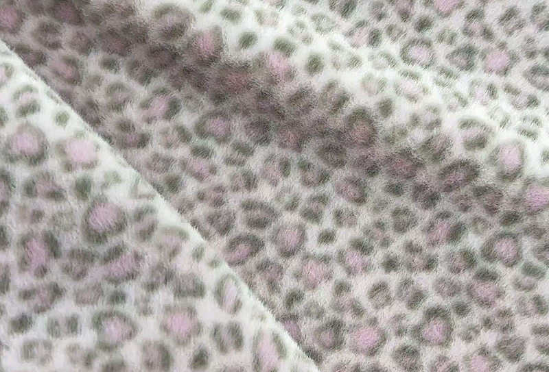 160 mm széles Európai nyérc mintás leopárdmintás faux nerc szövet 160 mm széles Európai nyérc mintás leopárdmintás faux nerc szövet